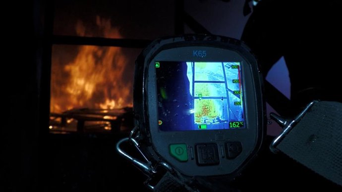 Efectivos del Consorcio Provincial de Bomberos participan en un simulacro de incendio en una vivienda