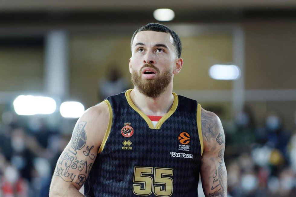 Archivo - Mike James, durante un partido con el AS Mónaco.
