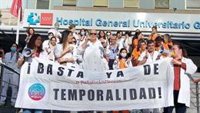 Los médicos especialistas protagonizan hoy otra jornada de huelga para denunciar la temporalidad y la precariedad