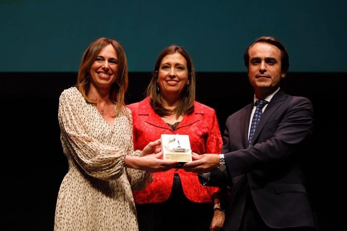Ingenieros reconocen al Trambahía con el Premio a la Mejor Obra Pública de Andalucía