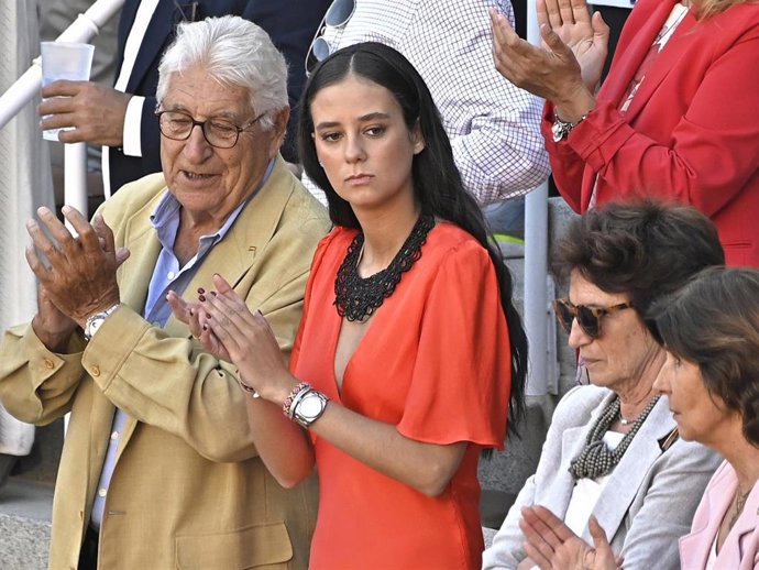Victoria Federica, siguiendo atentamente la faena de Roca Rey en Las Ventas