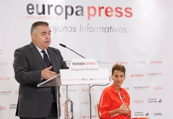 El secretario de organización del PSOE, Santos Cerdán, durante un desayuno informativo de Europa Press, a 11 de mayo de 2023, en Madrid (España).