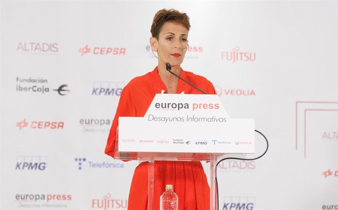 La presidenta del Gobierno de Navarra, María Chivite, interviene durante un desayuno informativo de Europa Press, a 11 de mayo de 2023, en Madrid (España).