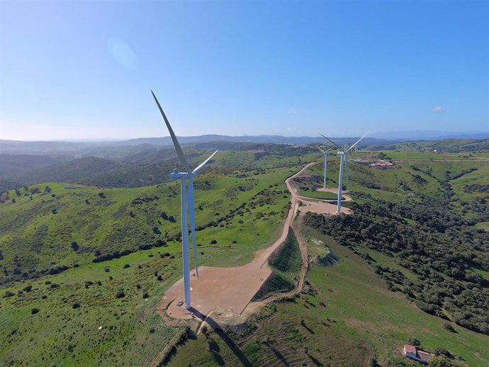 Archivo - Imagen de archivo del parque eólico de San Martín del Tesorillo (Cádiz).