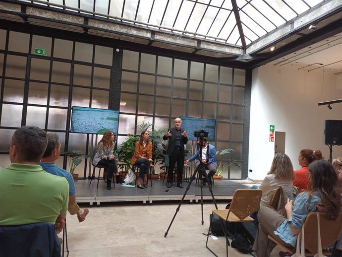 El director científico en Universidad de La Sorbona, Carlos Moreno, creador del concepto de la Ciudad de los 15 Minutos, ha apoyado expresamente a Más Madrid y a su candidata a la Alcaldía, Rita Maestre