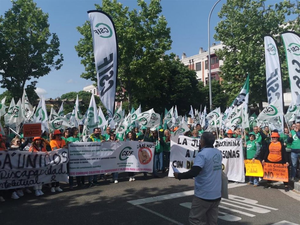 CSIF pide a la Junta que rectifique y modifique el nuevo convenio del personal laboral antes de publicarlo.