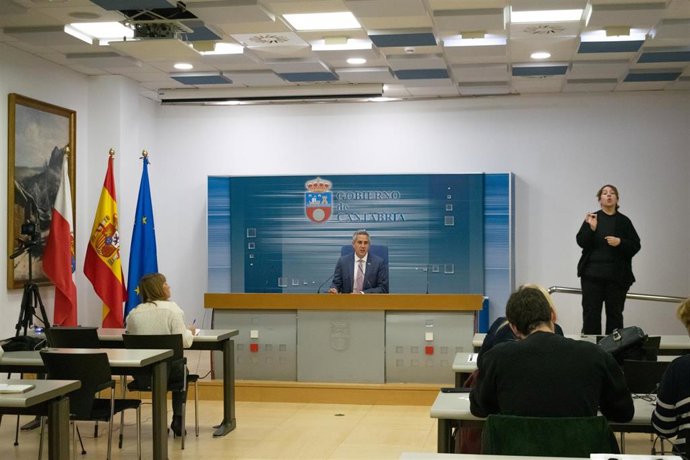 El Vicepresidente Y Consejero De Universidades, Igualdad, Cultura Y Deporte, Pablo Zuloaga, Informa, En Rueda De Prensa, De Los Acuerdos Del Consejo De Gobierno
