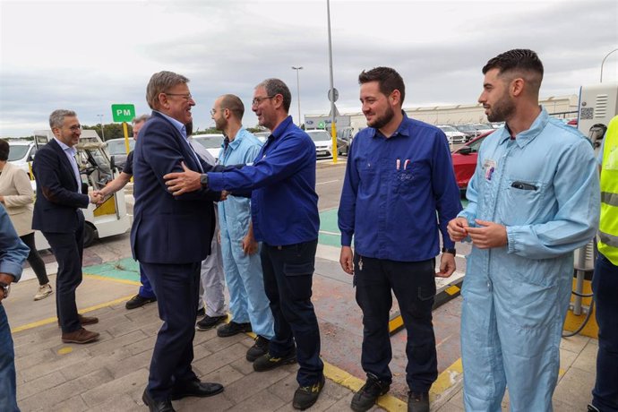 El presidente de la Generalitat, Ximo Puig, se reúne con representantes de UGT Ford