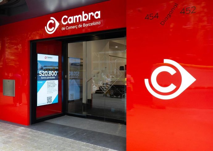 Pantalla con los datos en la sede de la Cambra