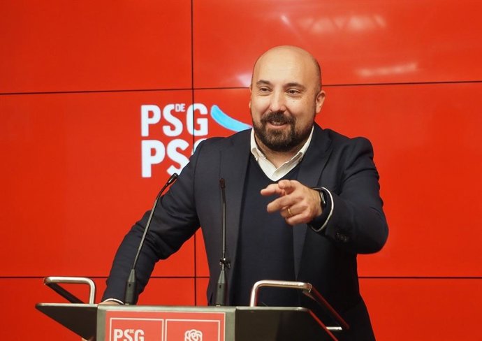 Archivo - El secretario de Organización del PSdeG, José Manuel Lage Tuñas, en rueda de prensa.