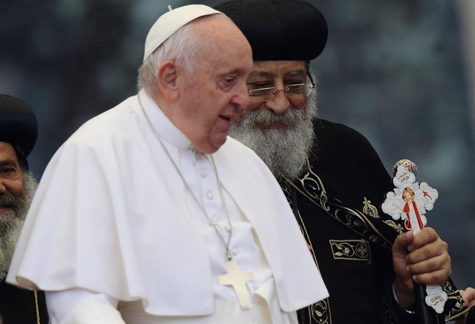 10 May 2023, Vatican, Vatican City: Pope Tawadros II, head of the Coptic Orthodox Churches, walks next to Pope Francis, head of the Catholic Church during the wednesday General Audience in St. Peter's Square at the Vatican. Pope Tawadros II took the sta
