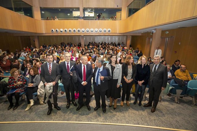El presidente de Cantabria, Miguel Ángel Revilla, junto con la consejera de  Justicia, Paula Fernández, inaugura el XX Curso sobre la Jurisdicción Contencioso-Administrativa