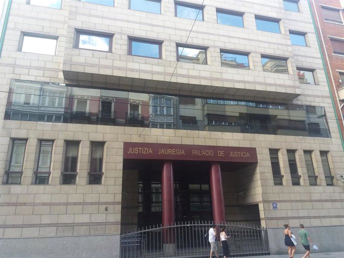 Archivo - Palacio de Justicia de Bilbao, entrada por la calle Buenos Aires