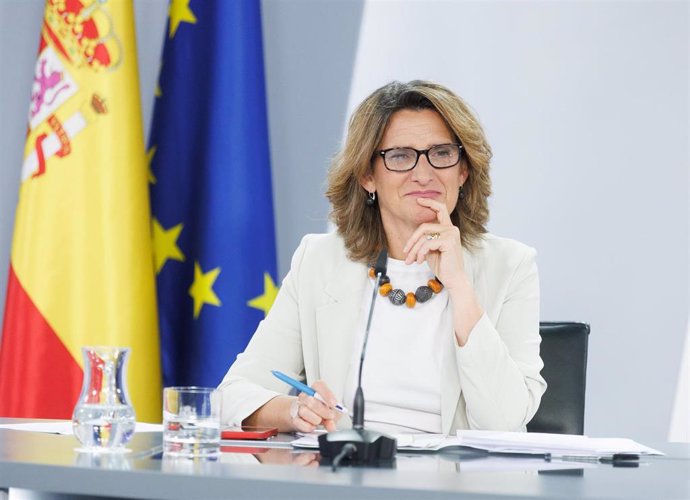 La vicepresidenta tercera y ministra para la Transición Ecológica y el Reto Demográfico, Teresa Ribera, durante una rueda de prensa posterior a la reunión del Consejo de Ministros, en el Palacio de La Moncloa, a 11 de mayo de 2023, en Madrid (España). D