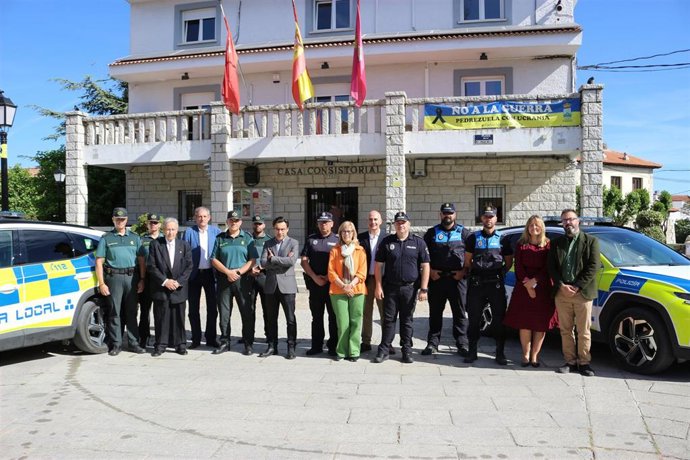 El alcalde de Pedrezuela, Rafael Turnes (Podemos).