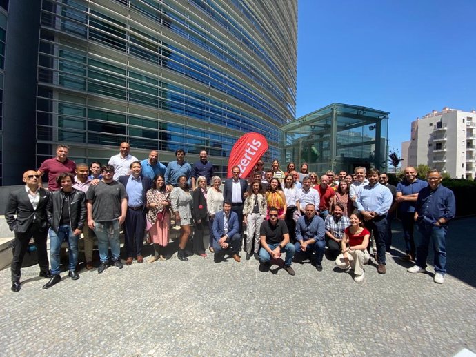 Trabajadores de las nuevas oficinas de Izertis en Lisboa.