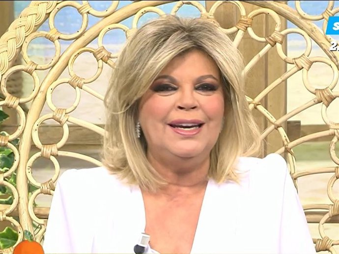 TERELU CAMPOS EN EL PLATÓ DE 'SÁLVAME DIARIO'