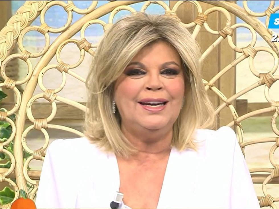 TERELU CAMPOS EN EL PLATÓ DE 'SÁLVAME DIARIO'