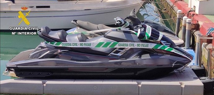 Detenido en Melilla el patrón de una moto acuática por traer a un migrante de Marruecos y dejarlo en la playa