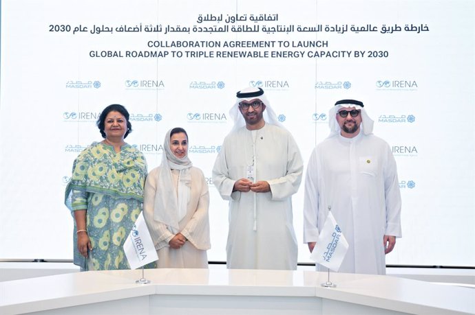 During the UAE Climate Tech Forum in Abu Dhabi, Mohamed Jameel Al Ramahi, CEO of Masdar, and Gauri Singh, Deputy Director-General of IRENA, signed a Memorandum of Understanding (MoU) to collaborate on a project for COP28 that will outline global targets f