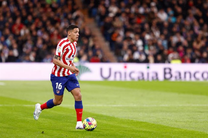 Archivo - Nahuel Molina of Atletico de Madrid in action during the spanish league, La Liga Santander, football match played between Real Madrid and Atletico de Madrid at Santiago Bernabeu stadium on February 25, 2023, in Madrid, Spain.