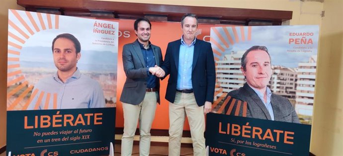 Los candidatos de Cs al Gobierno, Ángel Íñiguez, y al Ayuntamiento de Logroño, Eduardo Peña, al inicio de la campaña electoral