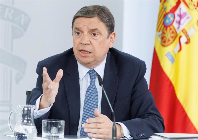 El ministro de Agricultura, Luis Planas, durante una rueda de prensa posterior a la reunión del Consejo de Ministros, en el Palacio de La Moncloa, a 11 de mayo de 2023.