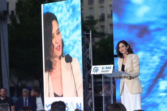 La presidenta de la Comunidad de Madrid y candidata a la reelección, Isabel Díaz Ayuso, interviene durante el acto de apertura de campaña del PP de Madrid, en la Plaza Felipe II de la capital, en el barrio de Goya, a 11 de mayo de 2023