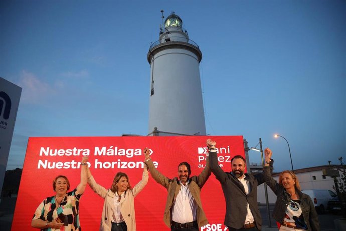 El candidato socialista a la Alcaldía de la capital, Daniel Pérez, y la ministra de Vivienda, Raquel Sánchez, participan en el acto de inicio de campaña electoral