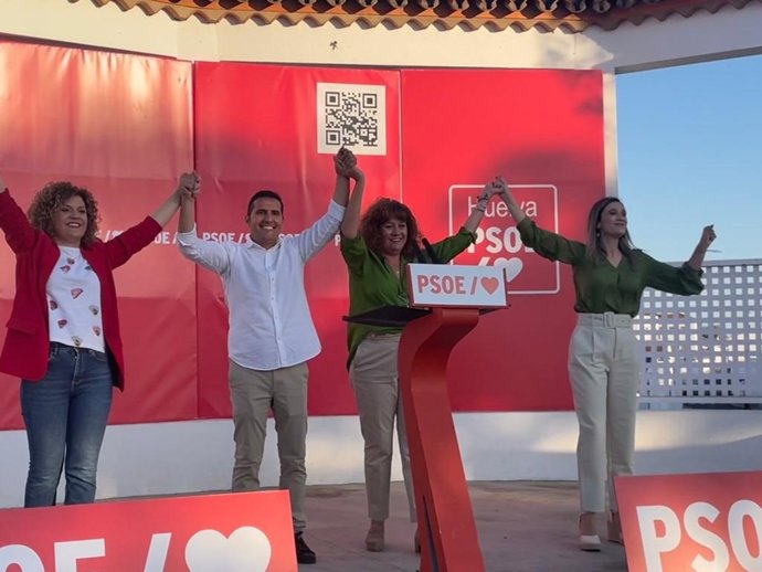 Presentación de la candidatura del PSOE a la Alcaldía de Villanueva de los Castillejos, encabezada por Jairo Rodriguez.