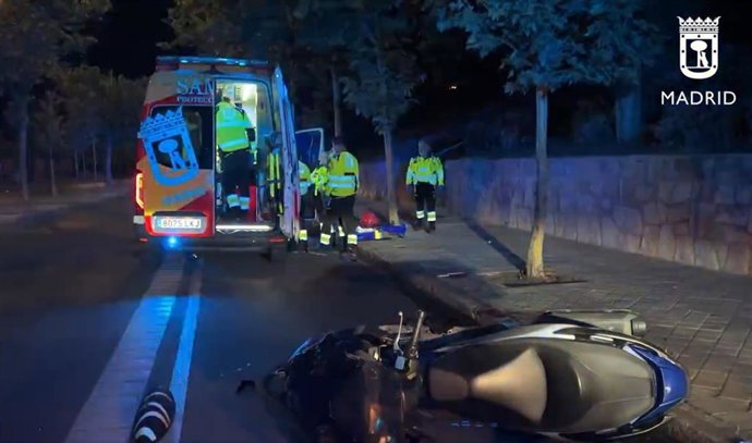 Un herido grave tras un accidente de moto entre el distrito de Ventas y Pueblo Nuevo