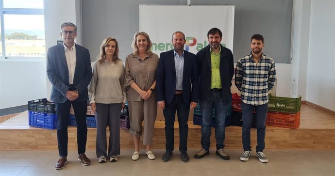 El Impuesto de Turismo Sostenible impulsa un sistema de devolución y vuelta para reutilizar las cajas de frutas y verduras de Mercapalma