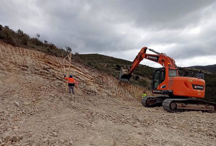 Comienzan las obras en la carretera LR-476 de acceso a San Vicente de Robres que tienen un plazo de ejecución de 12 mese