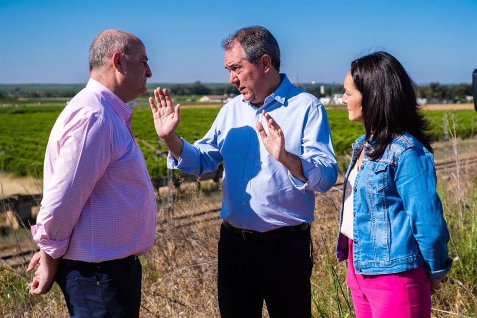 Espadas (centro), con Emilio Martínez y Rafi Crespín en Posadas.
