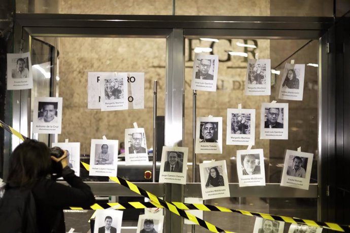 Archivo - Protesta por el asesinato de periodistas en México en agosto de 2022