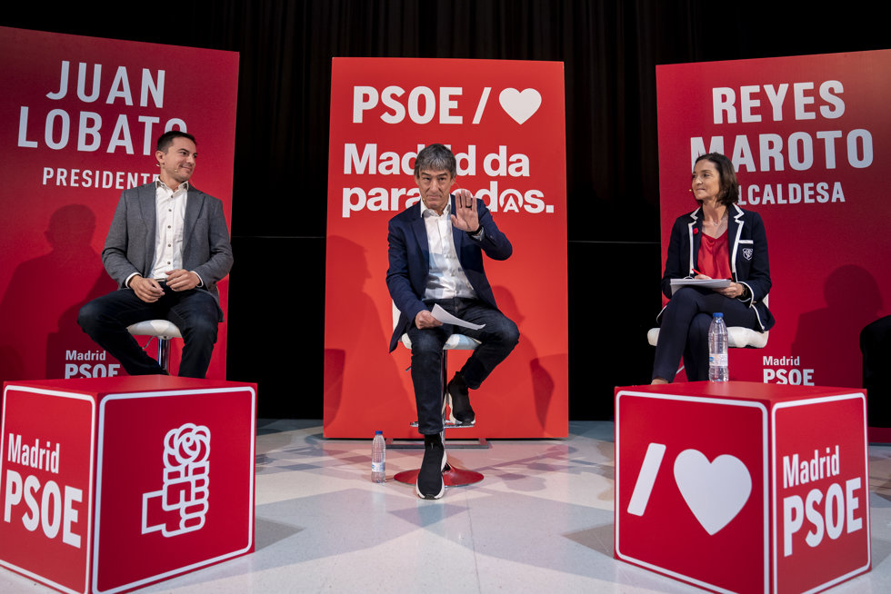 La candidata del PSOE a la Alcaldía, Reyes Maroto, y el candidato a la Presidencia de la Comunidad, Juan Lobato, se reúnen con el sector de la cultura, en la Nave de Terneras del Matadero Madrid