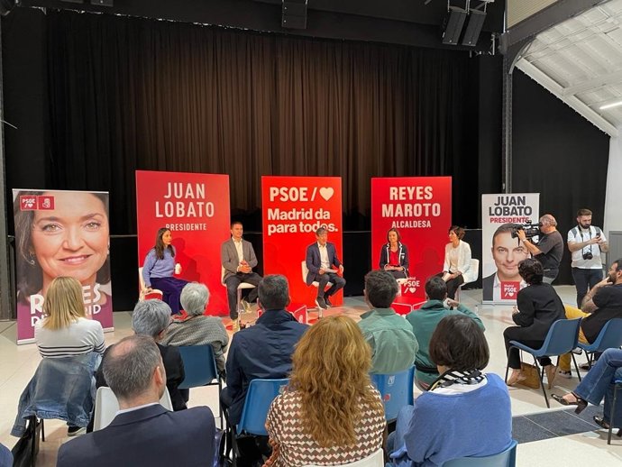 El candidato del PSOE ala Comunidad de Madrid, Juan Lobato, la candidata a la Alcaldía de Madrid, Reyes Maroto; la candidata a la Asamblea de Madrid Manuela Villa y la exdirectora general de Industrias Culturales y Cooperación de España, Adriana Moscoso