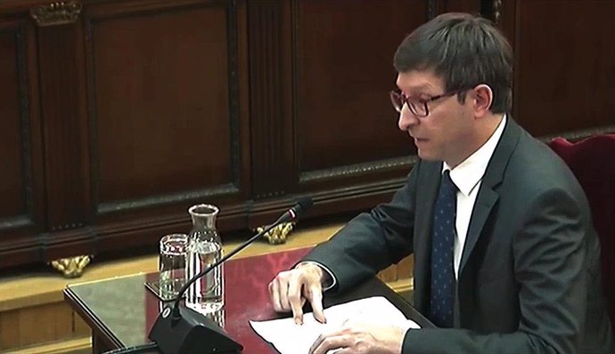 Archivo - El exconsejero de Justicia de la Generalitat de Cataluña, Carles Mundó, durante su intervención ante el Tribunal Supremo, en la última jornada del juicio del procés.