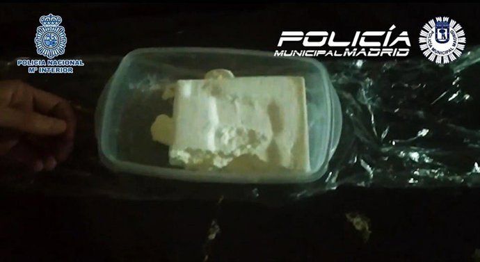 Dos detenidos y más de 3 kilos de cocaína y otro tipo de drogas incautadas en un domicilio de San Blas