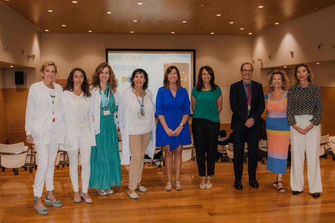 La consellera de Salud y Consumo, Patricia Gómez, durante la jornada organizada por el Hospital Universitario Son Lltzer para celebrar el Día Internacional de la Enfermera