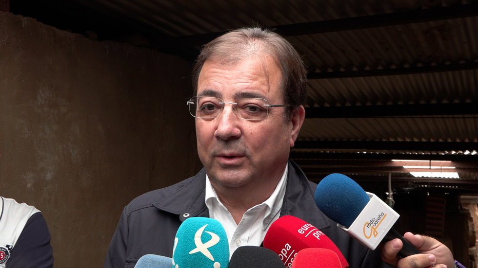 Vara atiende a los medios en su visita al Turuñuelo.