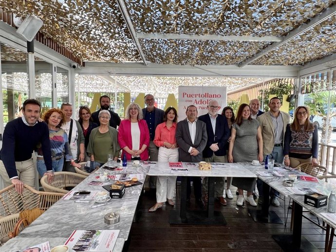 El candidato del PSOE a la Alcaldía de Puertollano (Ciudad Real) y actual alcalde del municipio, Adolfo Muñiz, presenta el programa electoral.