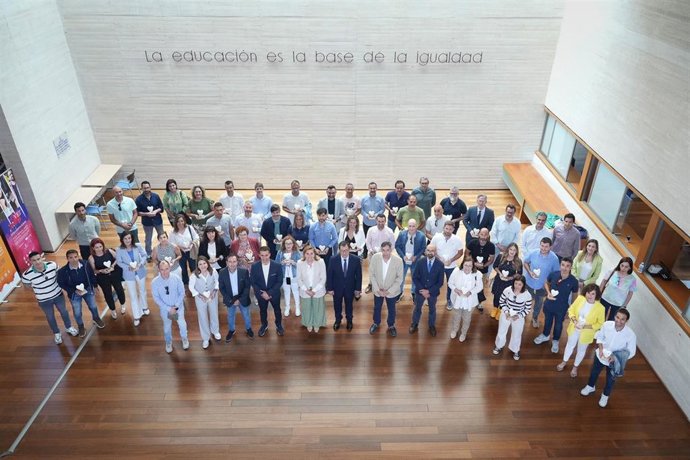 Entrega de los reconocimientos a centros educativos que durante los últimos cuatro cursos han desarrollado los Programas Escolares Saludables (PES).