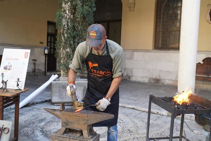 El entorno de San Pablo en Valladolid se convierte en un Mercado Castellano con 85 puestos de artesanos y alimentación.
