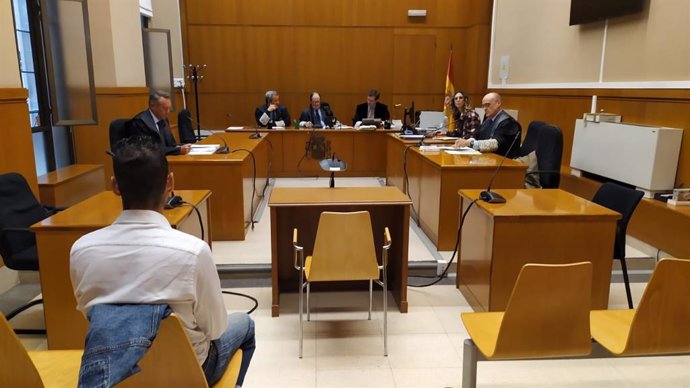 Archivo - Primer juicio por la difusión de 'fake news' discriminatorias. La seccción 6 de la Audiencia de Barcelona ha condenado a un hombre por difundir el vídeo de una agresión e inventar que era "un mena marroquí". El 8 de noviembre de 2022.