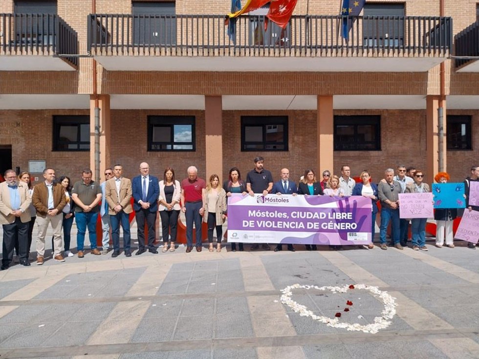 Móstoles guarda cinco minutos de silencio