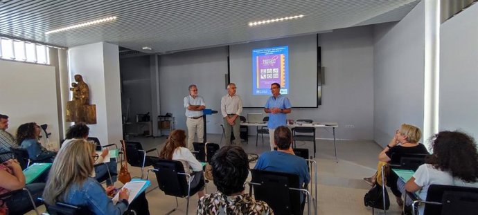 Taller dirigido a familias organizado por la Unidad de Prevención Social de la Diputación de Huelva.