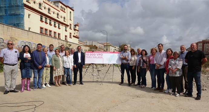 El candidato del PSOE a la Alcaldía de Málaga, Daniel Pérez, en un acto