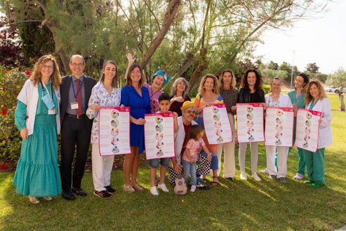 La consellera de Salud y Consumo, Patricia Gómez, participa en Son Lltzer en la lectura de la adaptación de la Carta Europea de Derechos del Niño Hospitalizado.
