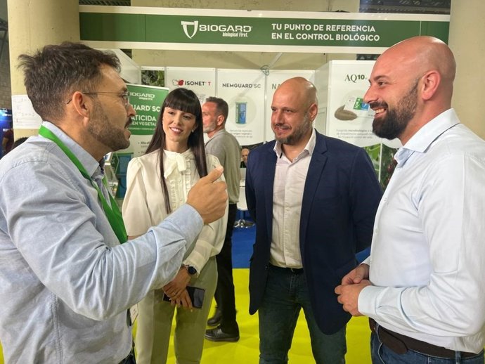 Alonso (Vox) visita la Infoagro junto a los candidatos a las Alcaldías de la capital y Poniente